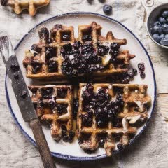 Cách làm Bánh Waffle việt quất