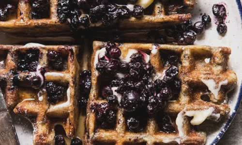 Cách làm Bánh Waffle việt quất
