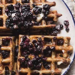 Cách làm Bánh Waffle việt quất