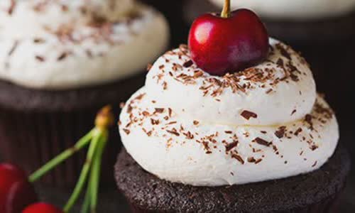 Cách Làm Cupcake Black Forest Tráng Miệng Cực Ngon
