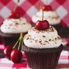 Cách Làm Cupcake Black Forest Tráng Miệng Cực Ngon