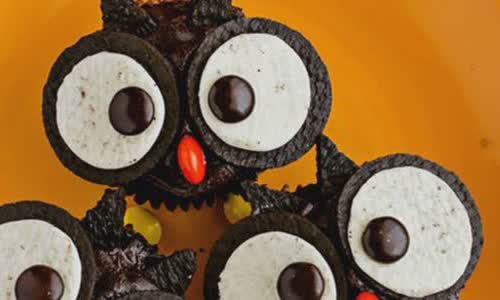 Cách Làm Cupcake Cú Mèo Cho Bữa Tiệc Halloween