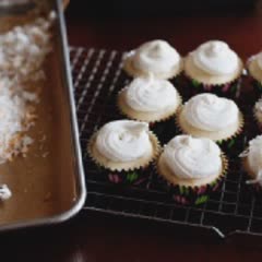 Cách Làm Cupcake Dừa Chanh Thơm Ngon Đơn Giản