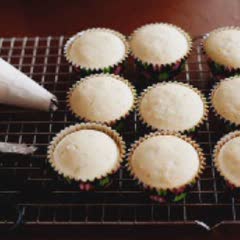 Cách Làm Cupcake Dừa Chanh Thơm Ngon Đơn Giản