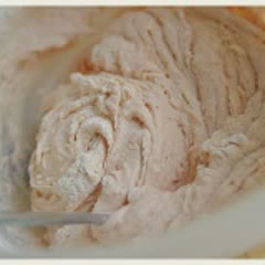 Cách Làm Cupcake Kem Phô Mai Dâu Tây Đơn Giản