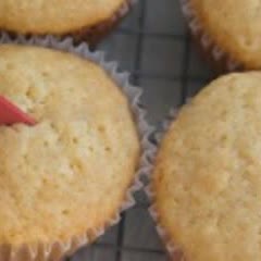 Cách Làm Cupcake Mứt Cherry Đơn Giản Ngon Cực Đỉnh