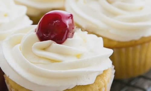 Cách Làm Cupcake Mứt Cherry Đơn Giản Ngon Cực Đỉnh