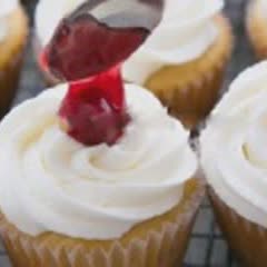 Cách Làm Cupcake Mứt Cherry Đơn Giản Ngon Cực Đỉnh
