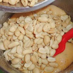 Cách Làm Kẹo Đậu Phộng Giòn Ngon Ăn Vặt Hấp Dẫn