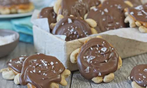 Cách làm Kẹo hạt điều chocolate
