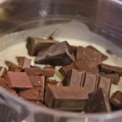Cách làm kẹo que chocolate