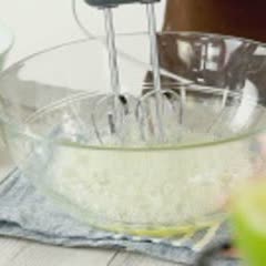 Cách làm bánh Lamington chuẩn vị Úc cực hấp dẫn tại nhà 