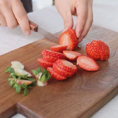 Cách làm Pizza dâu tây phô mai