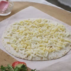 Cách làm Pizza dâu tây phô mai