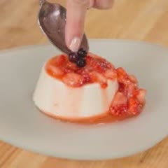Cách làm Pudding đậu hũ dâu tây