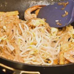 Cách Làm Bánh Phở Trộn Tôm Ngon Miệng Đơn Giản