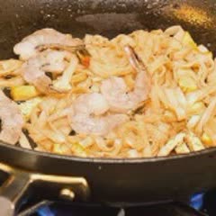 Cách Làm Bánh Phở Trộn Tôm Ngon Miệng Đơn Giản