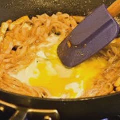 Cách Làm Bánh Phở Trộn Tôm Ngon Miệng Đơn Giản