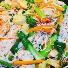 Cách làm Bún Gạo Xào Hải Sản dai mềm sựt sựt rất hấp dẫn