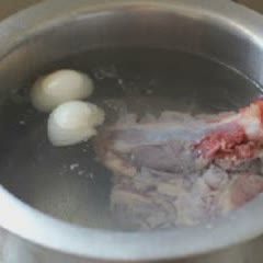 Cách nấu bún mọc giò chả