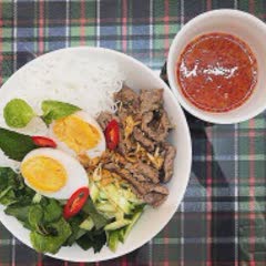 Cách làm Bún Thịt Bò Xào Sả lạ miệng cho bữa sáng