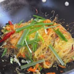Cách làm Bún Xào Singapore hải sản, cho bữa sáng gia đình