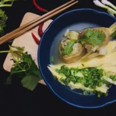 Cách làm giò heo nấu măng