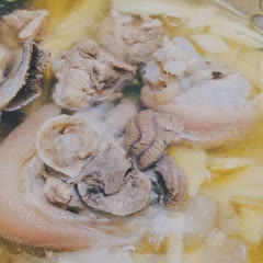 Cách làm giò heo nấu măng