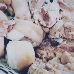 Cách làm giò heo nấu măng