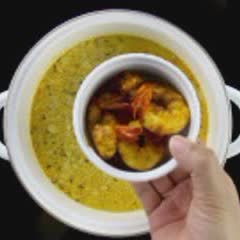 Cách nấu Mì cà ri tôm chua cay