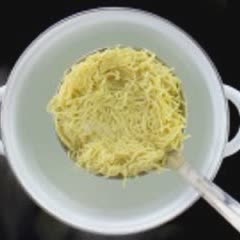Cách nấu Mì cà ri tôm chua cay