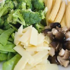 Cách làm mì chiên giòn với bò xào rau
