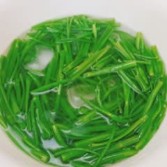 Cách làm Mì gói trộn rau muống chua ngọt