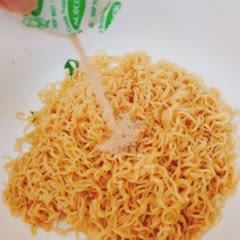 Cách làm Mì gói trộn rau muống chua ngọt