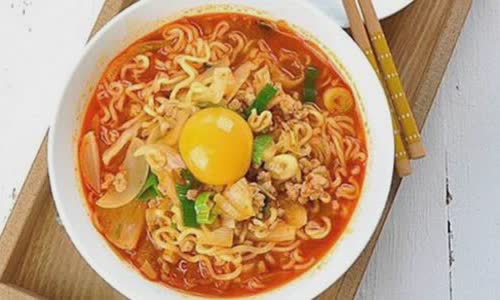 Cách làm mì ramen nấu thịt bằm cay