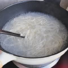 Cách nấu Mì thịt dưa cải