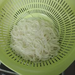 Cách Làm Mì Thịt Heo Hầm Cho Những Ngày Ngán Cơm