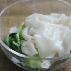 Cách làm Mì trộn cay từ vỏ hoành thánh