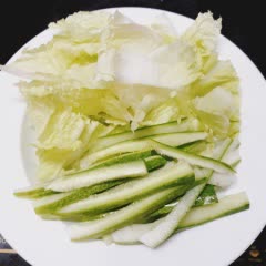 Cách làm Mì trộn chả cá ngũ vị