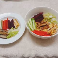 Cách làm Mì trộn chả cá ngũ vị