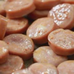 Cách Làm Mì Trộn Xúc Xích Muôi Ớt Cay Ngon Nức Nở