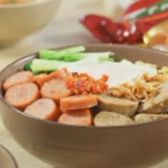 Cách Làm Mì Trộn Xúc Xích Muôi Ớt Cay Ngon Nức Nở