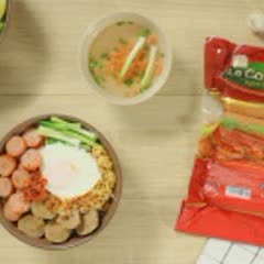 Cách Làm Mì Trộn Xúc Xích Muôi Ớt Cay Ngon Nức Nở