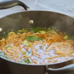 Cách làm Mì trứng nấu cải thìa