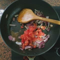 Cách làm mì trứng tôm cà chua