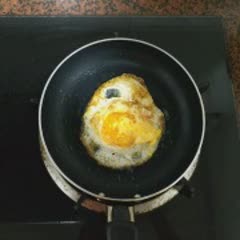 Cách làm mì trứng tôm cà chua