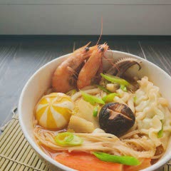 Cách làm Mì udon kimchi hải sản