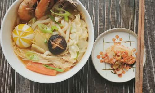 Cách làm Mì udon kimchi hải sản