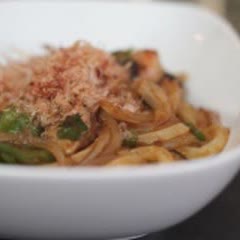 Cách làm Mì udon xào tôm