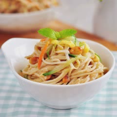 Cách Làm Mì Vắt Trộn Rau Củ Đơn Giản Cho Bữa Sáng